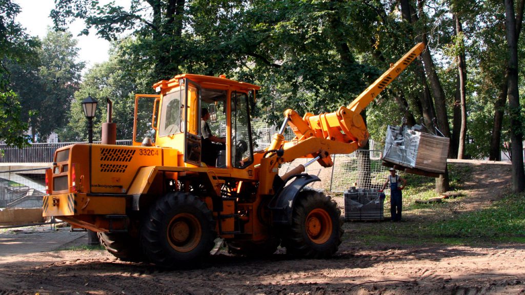 Универсальные погрузчики Амкодор 332С4 и Амкодор 332С4-01